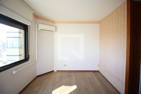 Suíte 1 de apartamento para alugar com 3 quartos, 140m² em Rio Branco, Porto Alegre