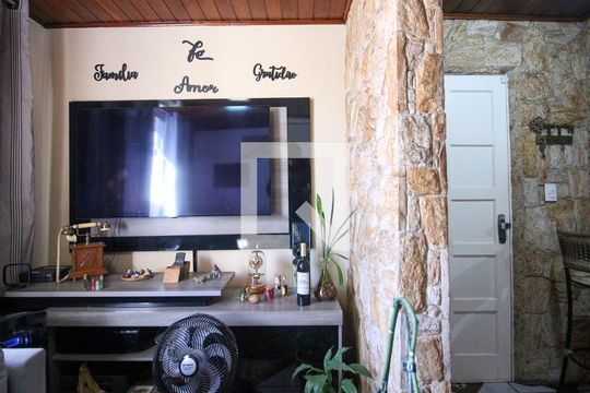 Casa à venda com 4 quartos, 250m² em Vila Alpina, São Paulo