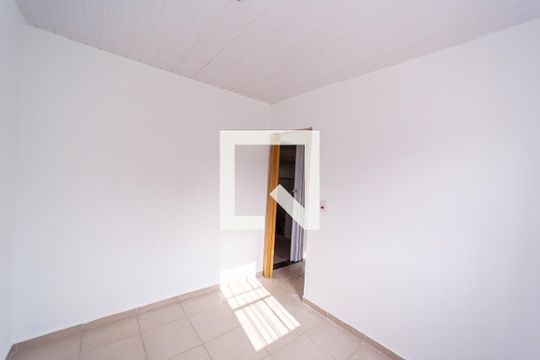 Quarto de casa à venda com 6 quartos, 200m² em Vila Talarico, São Paulo