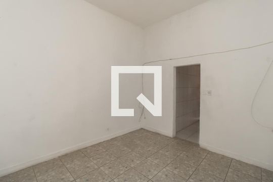 Quarto de casa à venda com 6 quartos, 200m² em Vila Talarico, São Paulo