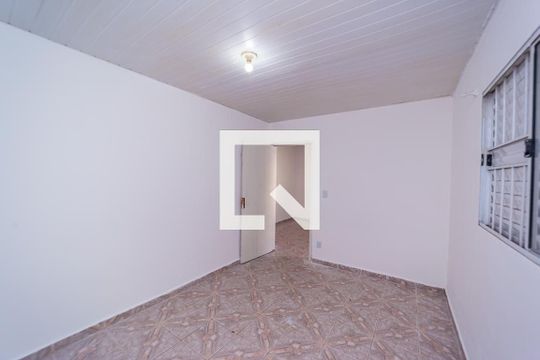 Quarto de casa à venda com 6 quartos, 200m² em Vila Talarico, São Paulo