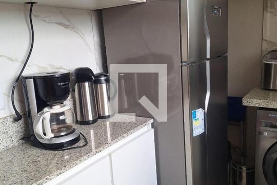 Cozinha de apartamento à venda com 2 quartos, 48m² em Santa Helena, Belo Horizonte