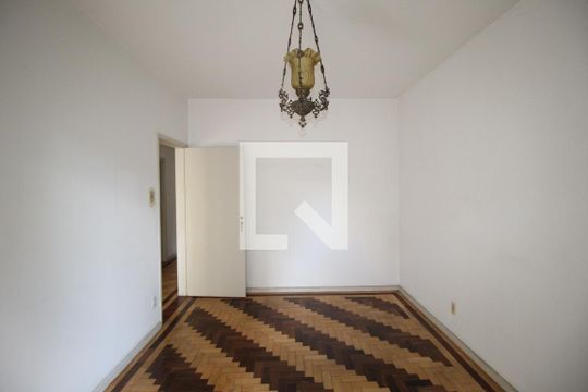 Quarto 1 de apartamento para alugar com 3 quartos, 110m² em Independência, Porto Alegre