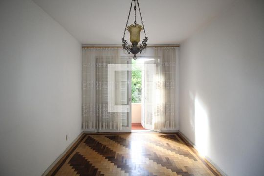 Quarto 1 de apartamento para alugar com 3 quartos, 110m² em Independência, Porto Alegre