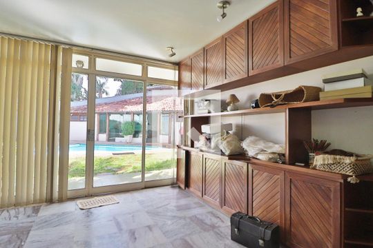 Sala 2 de casa para alugar com 5 quartos, 340m² em Tabajaras, Uberlândia
