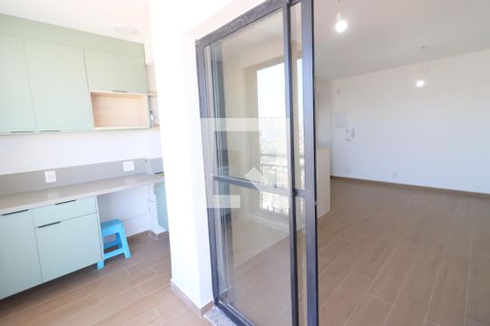 Sala de apartamento à venda com 2 quartos, 47m² em Ayrosa, Osasco