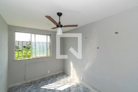 Quarto 1 de apartamento para alugar com 2 quartos, 50m² em Cordovil, Rio de Janeiro