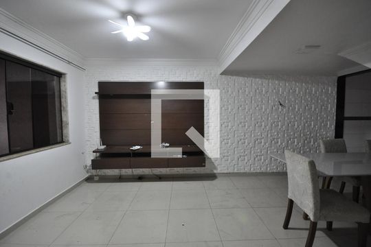 Casa para alugar com 2 quartos, 80m² em Sítio do Piqueri, São Paulo