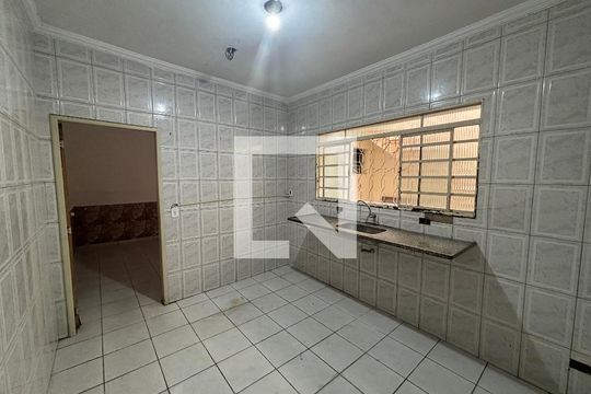 Cozinha de casa para alugar com 4 quartos, 180m² em Jardim Aricanduva, São Paulo