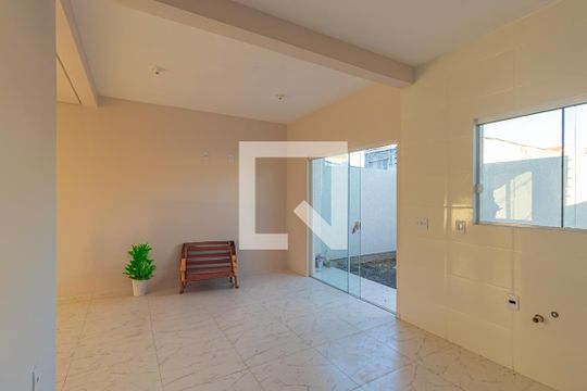Casa à venda com 2 quartos, 114m² em Fátima, Canoas