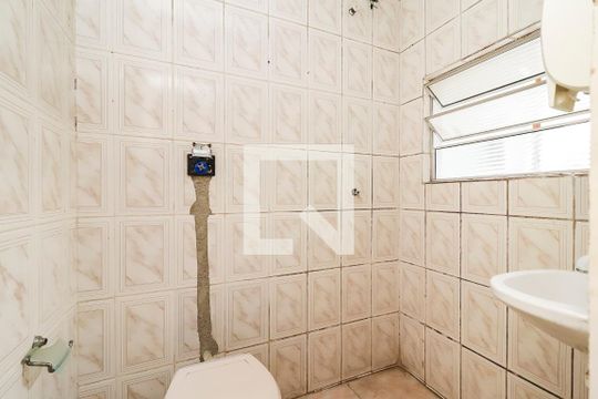 Banheiro de casa para alugar com 1 quarto, 22m² em Jardim Helena, São Paulo
