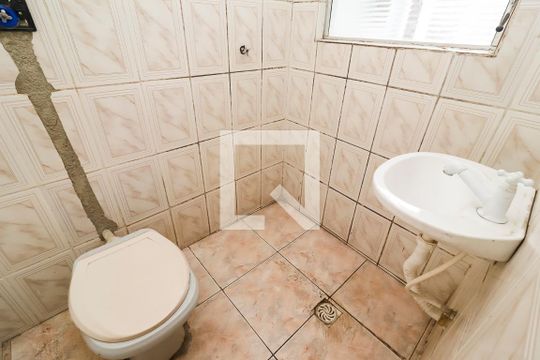 Banheiro de casa para alugar com 1 quarto, 22m² em Jardim Helena, São Paulo