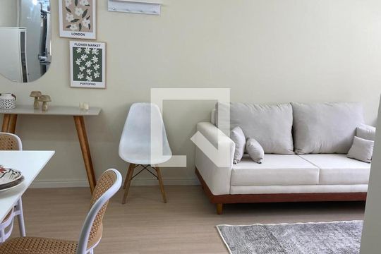 Sala de apartamento à venda com 2 quartos, 59m² em Jardim Santo André, Santo André