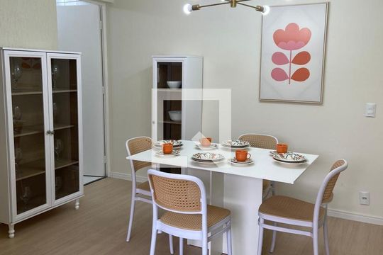 Sala de apartamento à venda com 2 quartos, 59m² em Jardim Santo André, Santo André