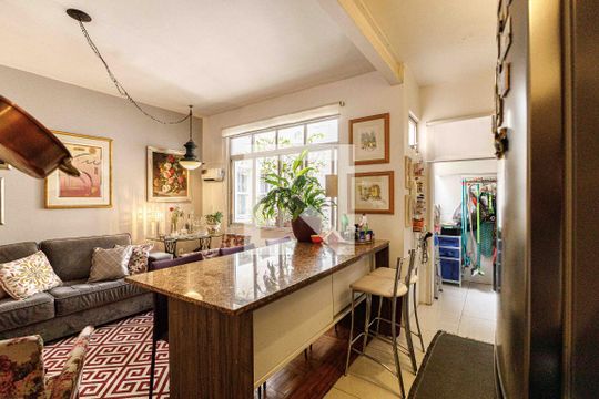 Sala de apartamento à venda com 2 quartos, 65m² em Petrópolis, Porto Alegre