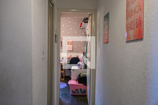 Corredor de casa de condomínio para alugar com 3 quartos, 100m² em Jardim Taboao, São Paulo