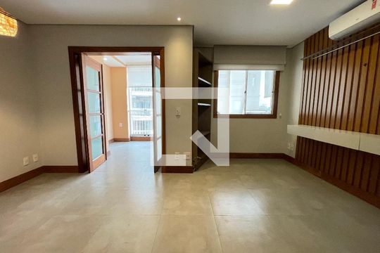 Sala 1 de apartamento à venda com 2 quartos, 200m² em Jardim Apoador, São Paulo
