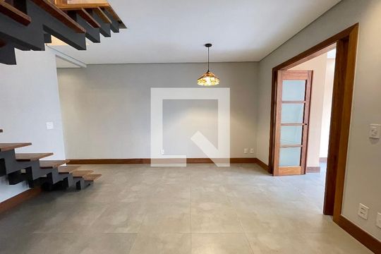 Sala 1 de apartamento à venda com 2 quartos, 200m² em Jardim Apoador, São Paulo