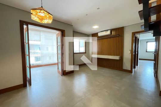 Sala 1 de apartamento à venda com 2 quartos, 200m² em Jardim Apoador, São Paulo