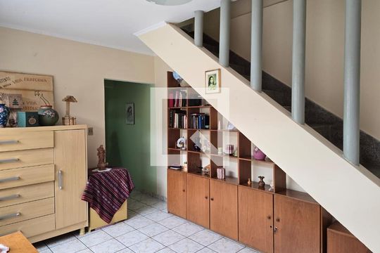 Sala 2 de casa para alugar com 8 quartos, 226m² em Jardim Pereira, Guarulhos