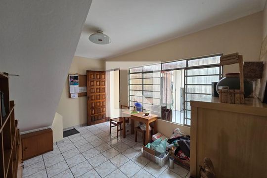 Sala 2 de casa para alugar com 8 quartos, 226m² em Jardim Pereira, Guarulhos