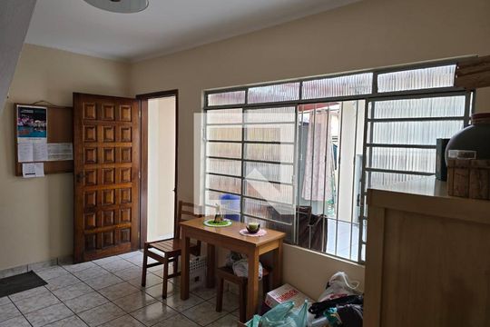 Sala 2 de casa para alugar com 8 quartos, 226m² em Jardim Pereira, Guarulhos