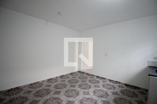 Kitnet - Sala e Cozinha de casa para alugar com 1 quarto, 35m² em Jardim Oliveiras, Taboão da Serra