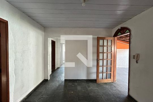 Casa para alugar com 6 quartos, 360m² em Jardim Leblon, Belo Horizonte