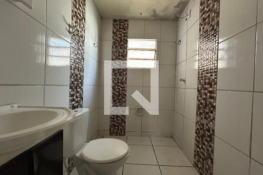 Banheiro social de casa à venda com 6 quartos, 360m² em Jardim Leblon, Belo Horizonte