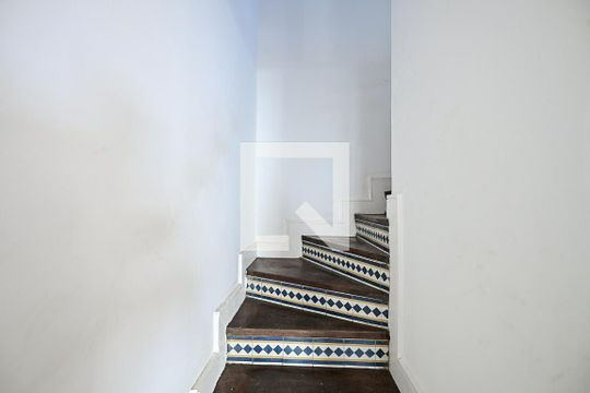 Escada de casa de condomínio à venda com 2 quartos, 89m² em Fazenda Morumbi, São Paulo
