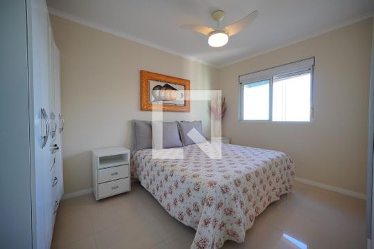 Suíte 1 de apartamento para alugar com 2 quartos, 98m² em Centro, Florianópolis