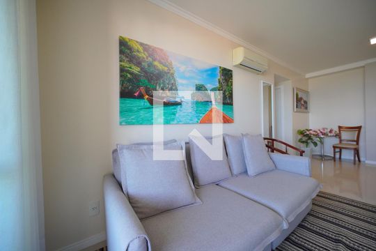 Sala de apartamento para alugar com 2 quartos, 98m² em Centro, Florianópolis