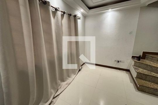 Sala de casa para alugar com 5 quartos, 150m² em Jardim Popular, São Paulo