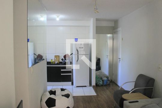 Sala de apartamento para alugar com 2 quartos, 50m² em Jardim Bela Vista, Guarulhos