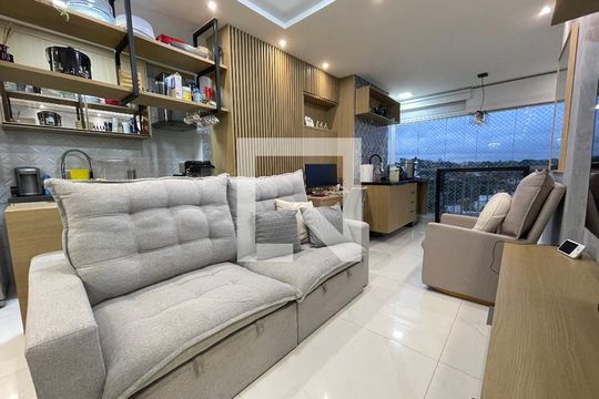 Sala de apartamento à venda com 2 quartos, 66m² em Caxingui, São Paulo