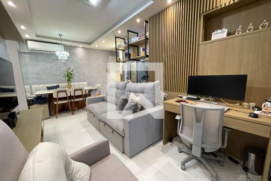 Sala de apartamento à venda com 2 quartos, 66m² em Caxingui, São Paulo