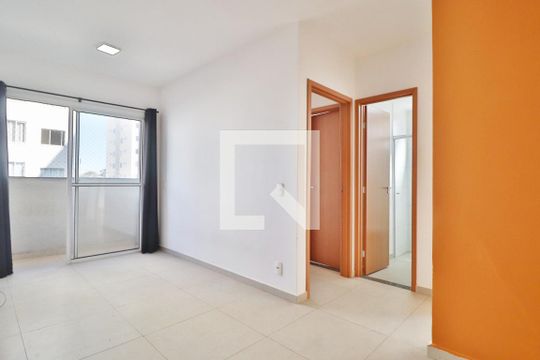 Apartamento para alugar com 2 quartos, 48m² em Jardim Holanda, Uberlândia