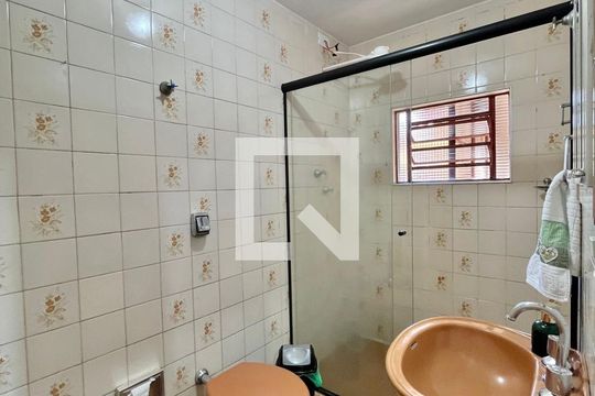 Banheiro de casa à venda com 2 quartos, 200m² em Bonfim, Campinas