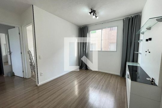Apartamento à venda com 2 quartos, 38m² em Jardim Cláudia, São Paulo
