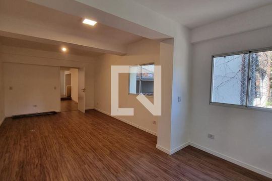 Casa para alugar com 1 quarto, 130m² em Santa Cecilia, São Paulo