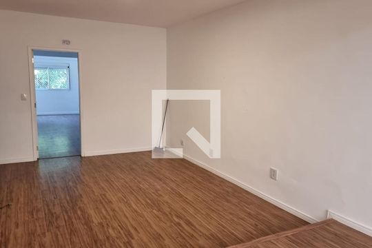 Casa para alugar com 1 quarto, 130m² em Santa Cecilia, São Paulo