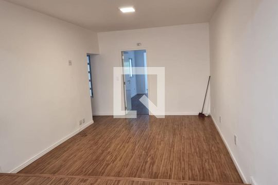 Casa para alugar com 1 quarto, 130m² em Santa Cecilia, São Paulo