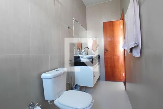 Casa para alugar com 4 quartos, 190m² em Alto Umuarama, Uberlândia