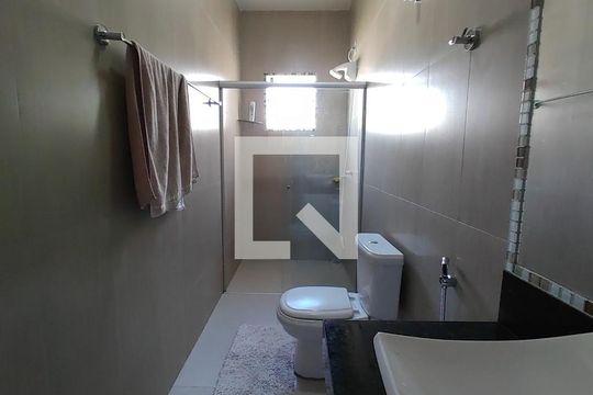 Casa para alugar com 4 quartos, 190m² em Alto Umuarama, Uberlândia