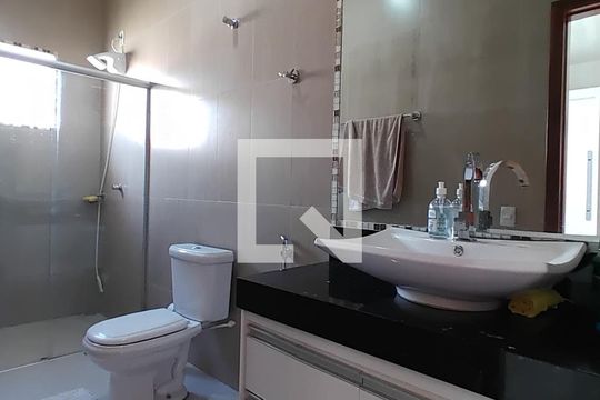 Casa para alugar com 4 quartos, 190m² em Alto Umuarama, Uberlândia