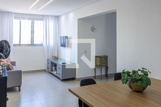Sala de apartamento à venda com 2 quartos, 65m² em Vila Paulista, São Paulo