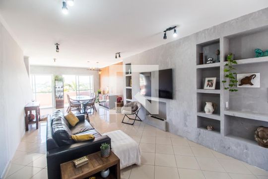 Casa de Condomínio à venda com 2 quartos, 227m² em Parque Sinai, Santana de Parnaíba