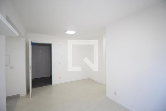 Sala de apartamento para alugar com 2 quartos, 50m² em Jardim Sabará, Porto Alegre