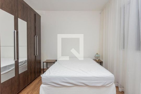 Quarto 1 de casa à venda com 4 quartos, 200m² em Jardim Satelite, São Paulo