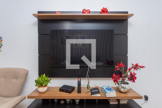 Sala de casa à venda com 4 quartos, 200m² em Jardim Satelite, São Paulo